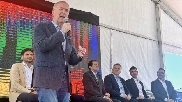 Los gobernadores de Provincias Unidas preparan el último acto de canpaña en Obras Sanitarias