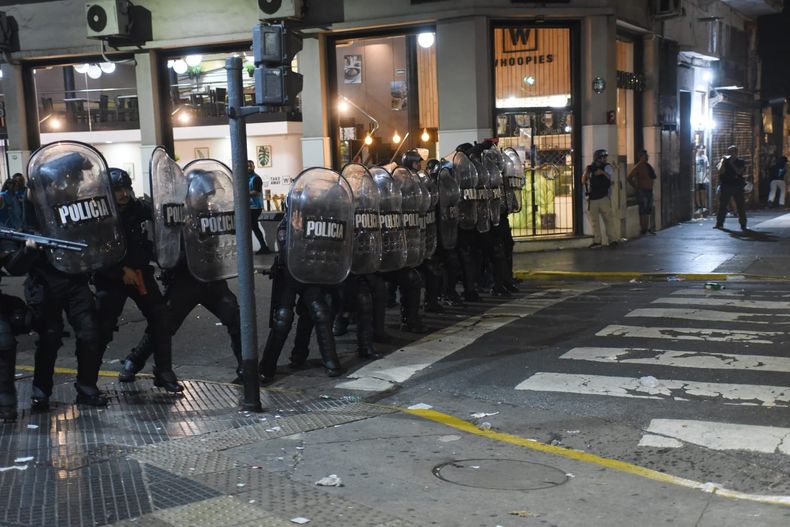 Policía Congreso 1.jpeg