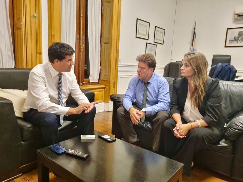 Maximiliano Abad, Diego Garciarena y Nerina Neumann.