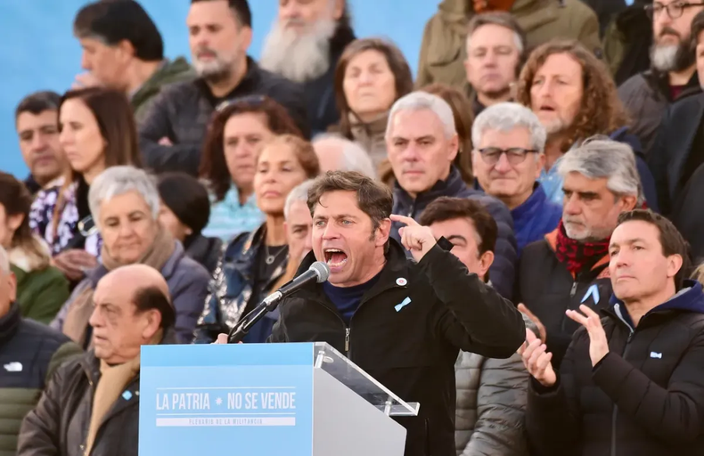 Axel Kicillof y los intendentes que lo acompañan en el Movimiento Derecho al Futuro (MDF). Sordos ruidos en los territorios por la lista de CFK.