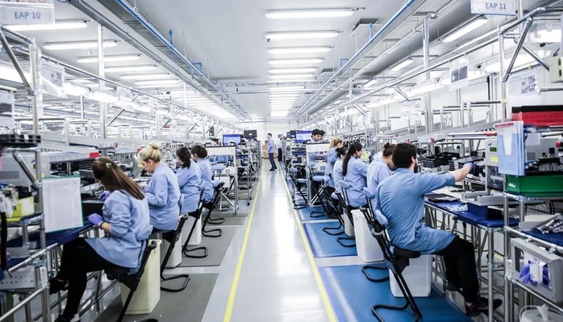 Fábricas de electrónicos en la era Javier Milei