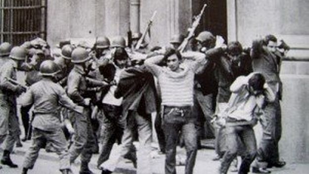 “Nosotros entrábamos a trabajar con el fusil en la espalda en el 76”