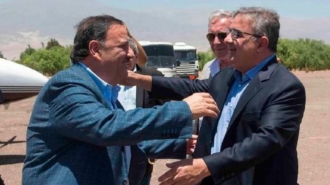 jalil y quintela se abrazan a una reforma de la constitucion en sus provincias