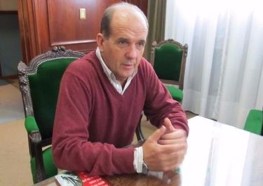 Cuestionan a Vidal por el “brutal endeudamiento sin fondos para los municipios”