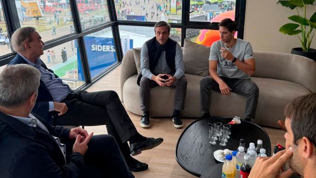 Guillermo Michel junto a Miguel Angel Pichetto durante una recorrida en Expoagro.