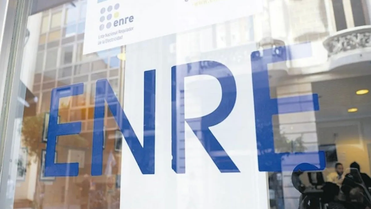 Sorpresa y cortocircuito: el Gobierno apura la normalización del ENRE antes de diciembre