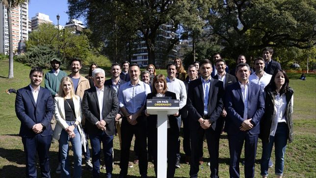 Patricia Bullrich junto a los nuevos líderez de JxC.
