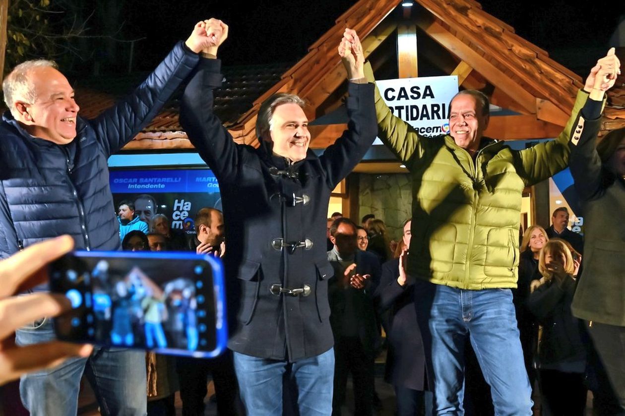 Martín Llaryora festejó el pasado domingo junto a Oscar Santarelli en Villa General Belgrano.&nbsp;