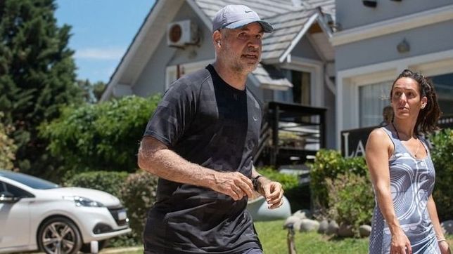 larreta da vacaciones, pero a tiro de telefono