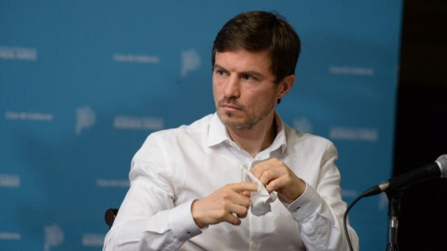 augusto costa rechazo criticas a la financiacion de los viajes de egresados