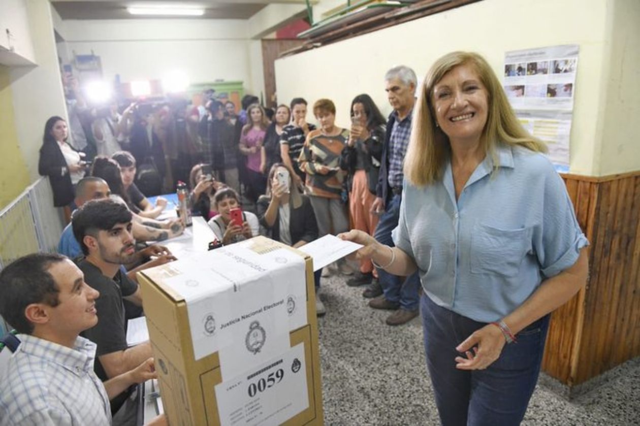 La candidata oficialista Rosario Romero ganó la intendencia de Paraná. Será la continuidad de Adán Bahl, que no pudo ganar en la provincia.&nbsp;