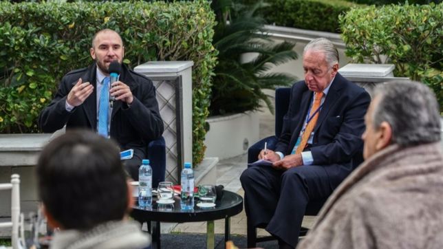 el circulo rojo se le anima y el gobierno sale a dar la pelea por el modelo