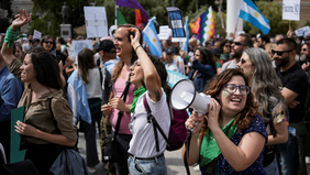 Las feministas españolas recibieron a Milei con una movilización en su contra