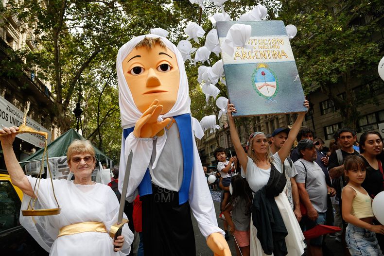 La Justicia, las Madres y Abuelas de Plaza de Mayo y la Constitución. Foto: Victoria Gesualdi.
