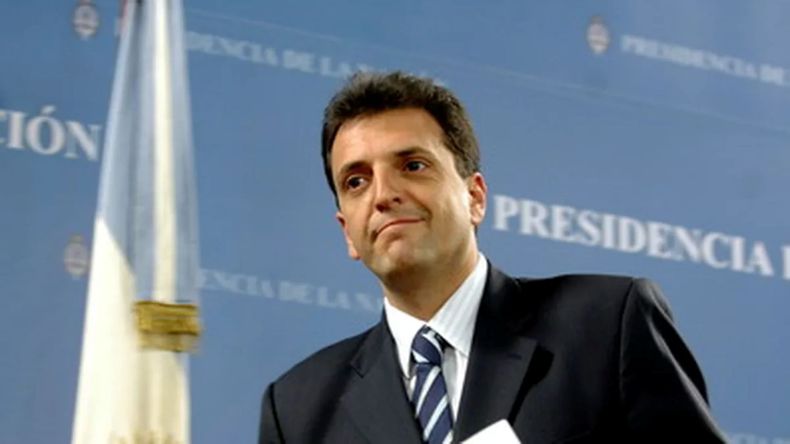 Sergio Massa lejos de Jorge Bergoglio