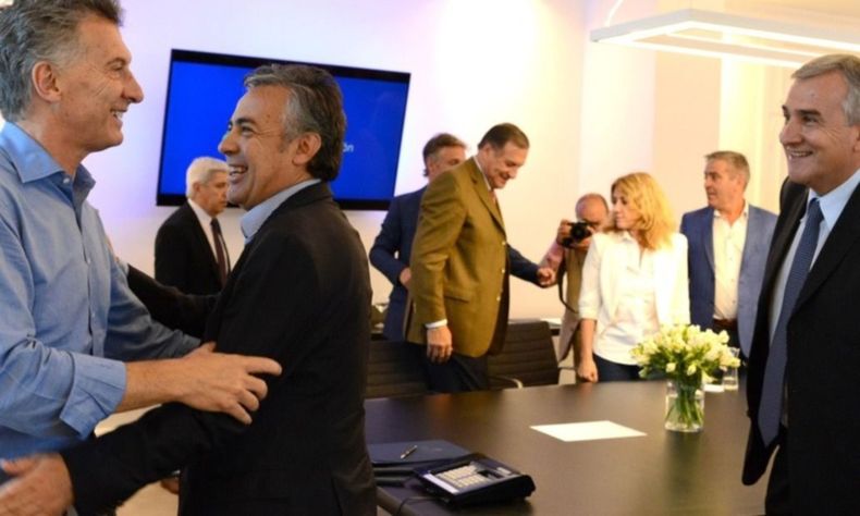 Macri y radicales