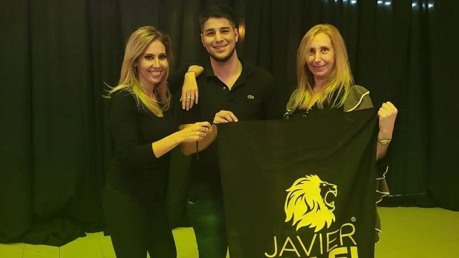 Agustín Pellegrini, primer candidato a diputado de La Libertad Avanza en Santa Fe, junto a Romina Diez y Karina Milei.