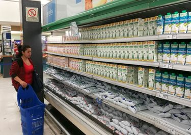 Se desploma un 34% la confianza de los consumidores