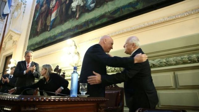 lifschitz presiono a la legislatura para que le abra la puerta a su reeleccion