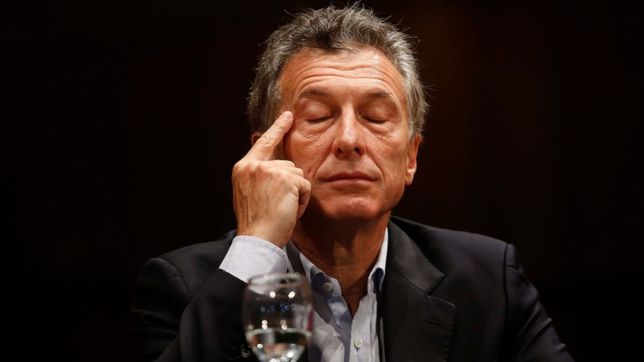 peso, bolsa y bonos: ¿por que todo se le derrumba al gobierno?