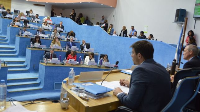rio negro volvio a cambiar la ley electoral y puede votar en marzo