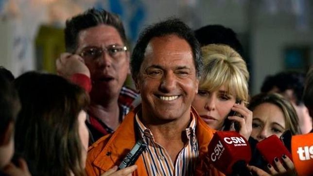 primeros datos oficiales: daniel scioli se impone a mauricio macri por mas de 12 puntos