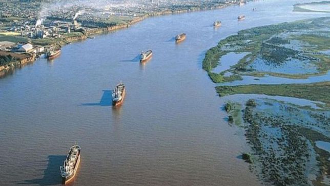 movio guerrera, hablo fernandez y se agitaron las aguas de la hidrovia