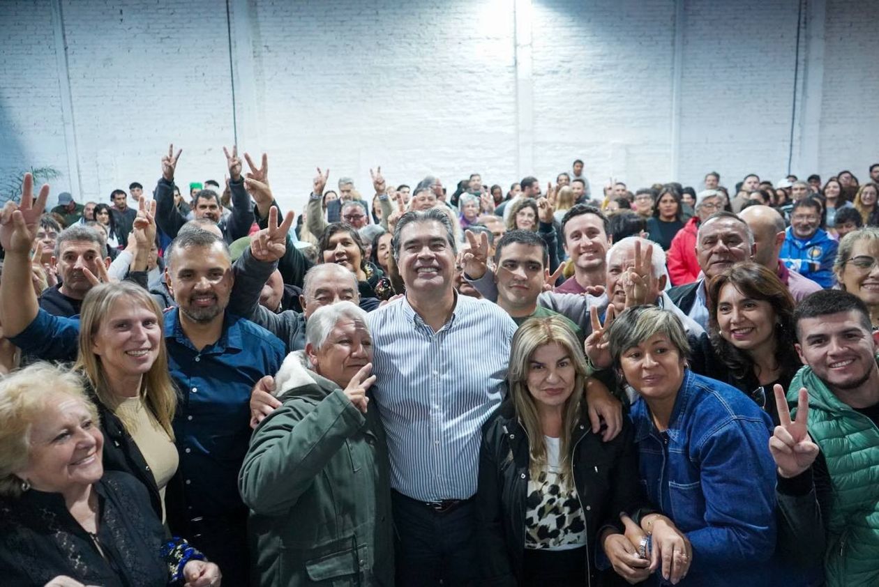 Jorge Capitanich en Las Breñas: su campaña no deja de recorrer Chaco, con alta pirotecnia contra el gobierno nacional y en búsqueda de revancha.