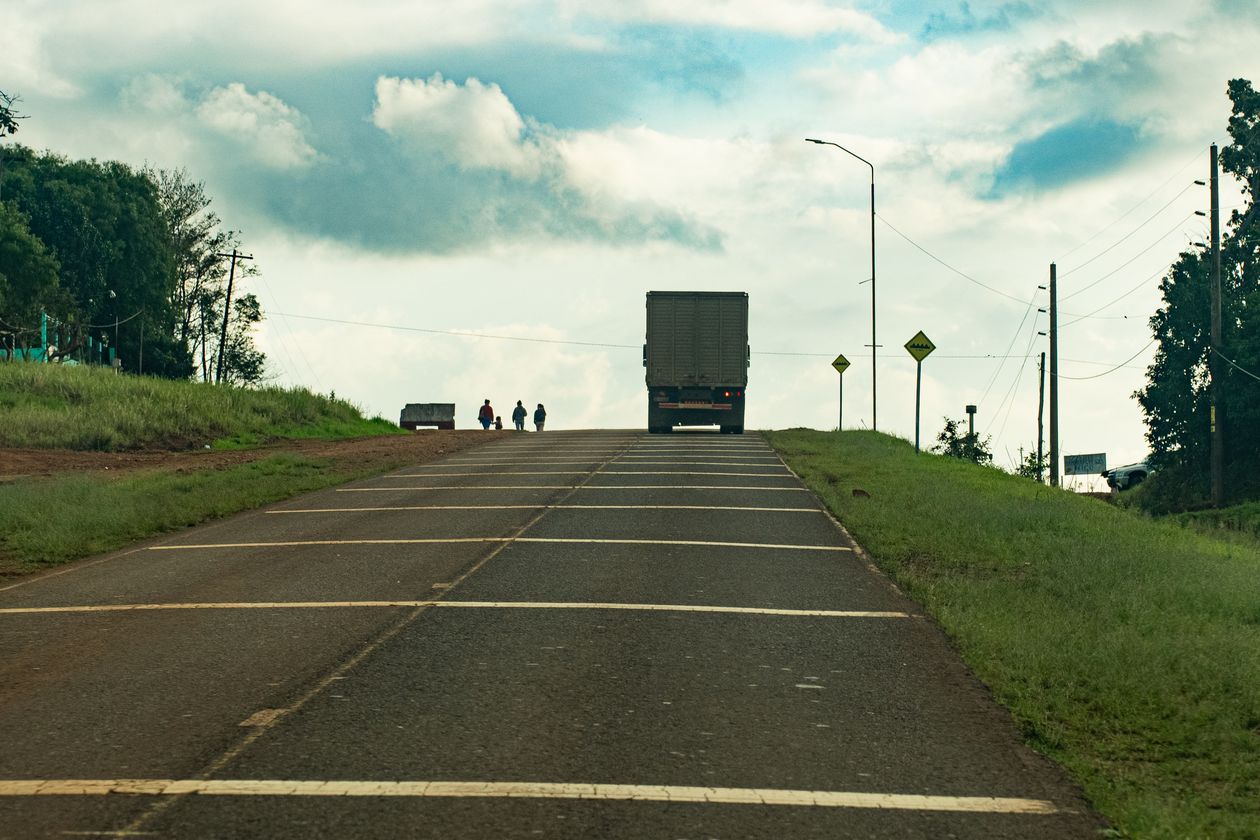 El transporte carretero mueve el grueso de la producción en el Norte Grande. Mejorar las rutas es un imperativo urgente.