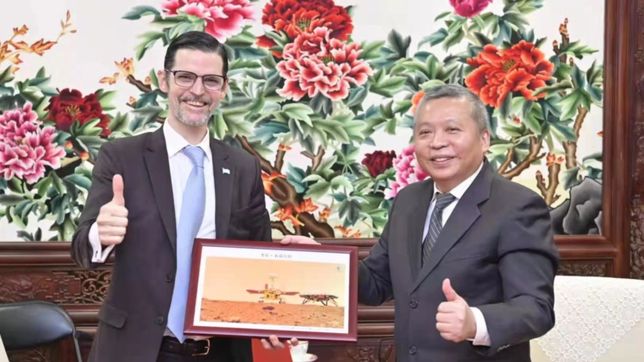 argentina y china amplian cooperacion en materia espacial, nuclear y defensa