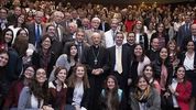 un ejercito de fieles con la mision de parecer hombres y mujeres comunes