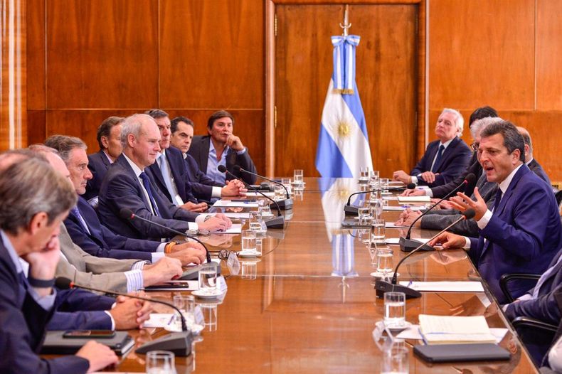 El ministro de Economía, Sergio Massa, anunció el canje de la deuda en pesos.&nbsp;