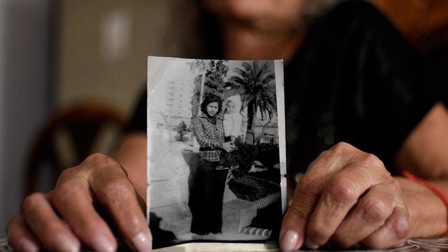 Alicia Chaves tenía 20 años cuando, hace cinco décadas, protagonizó la maniobra que permitió que las casas de ese barrio de la capital de La Pampa llegaran al pueblo. FOTO: www.radiokermes.com