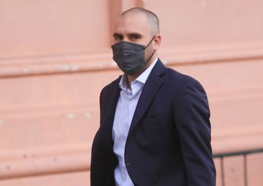 Guzmán, en el Juego de la Oca: retrocede a ministro de Deuda