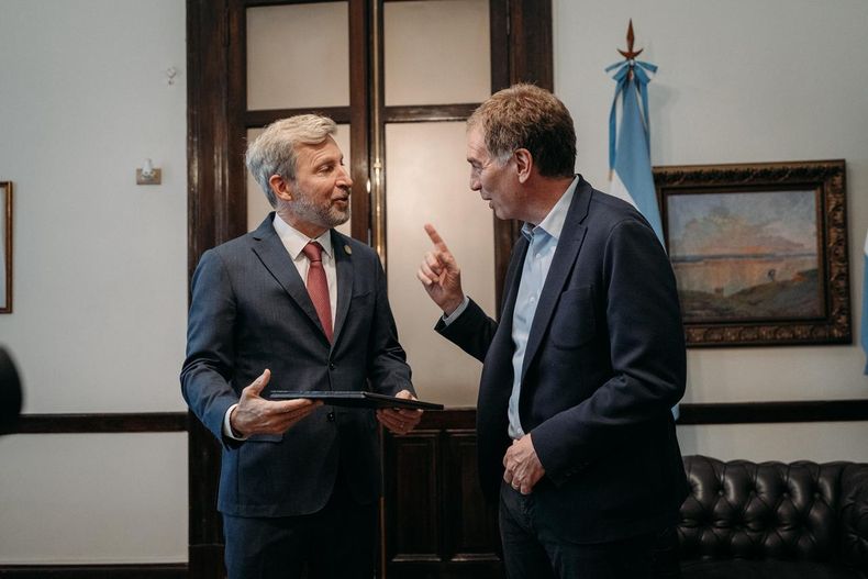 Diego Santilli y Rogelio Frigerio.