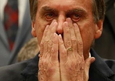 Bolsonaro desata acoso a una periodista al difundir “fake news”