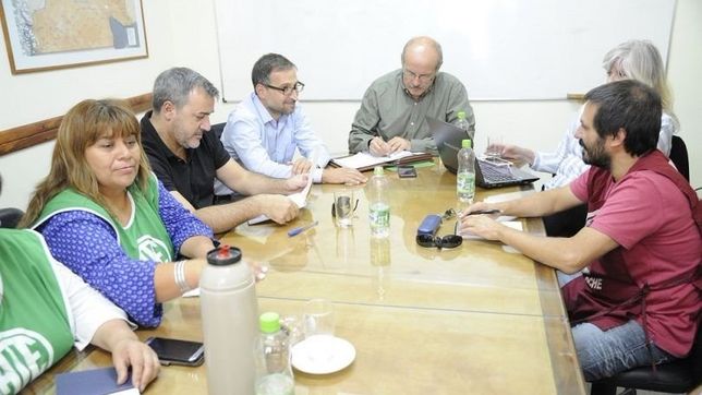 mejoro la oferta salarial de weretilneck pero los gremios resisten