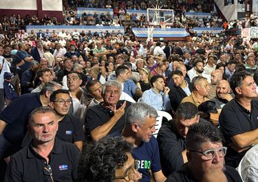 El partido UNO se despega de Dante Gebel y minimiza la presencia de militantes sueltos en el acto de Lanús