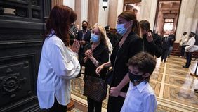 El barbijo de CFK, el pesar de los históricos y la ausencia de la UCR