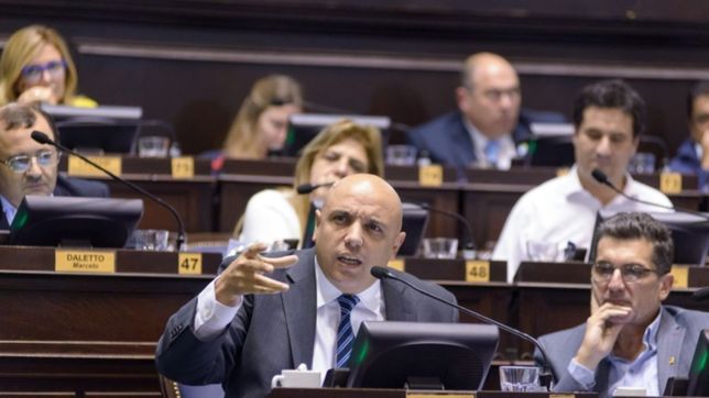 ?larroque es un distinto en la gestion provincial?