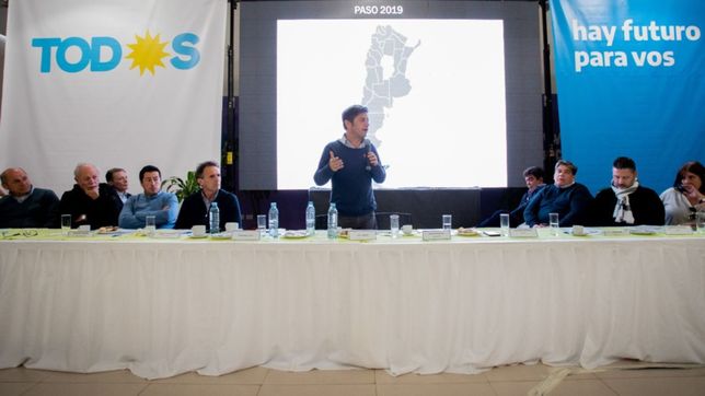 intendentes peronistas miran de costado el gabinete de leales que arma kicillof