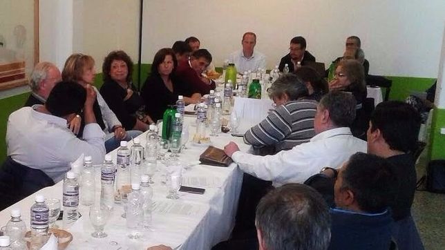 intendentes apoyan el bono en dolares que busca weretilneck