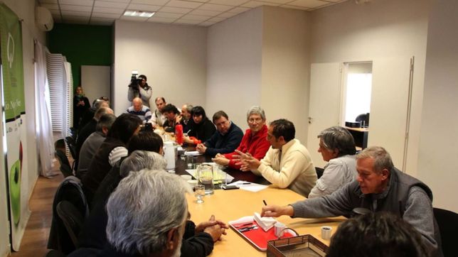 en pleno acuerdo con scioli, weretilneck vuelve a apuntar contra nacion