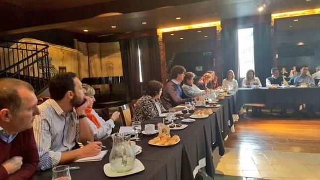 lousteau reunio a eco y pidio ?no abandonar los principios? lousteau reunio a eco y pidio ?no abandonar los principios?