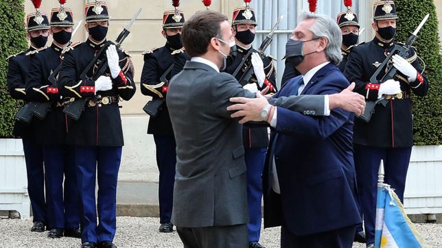 expectativa en roma: el club de paris aprobaria el ?puente? argentino