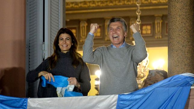 el balcon, la grieta y el modelo: crisis interna en el zenit del default