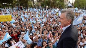 Como Cristina, Macri también quiere su plaza del adiós antes del 10D