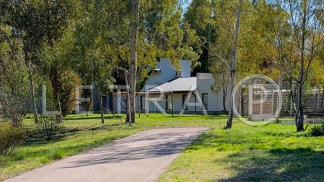 La casa de la chacra de Fred Machado, el detenido que le prestó su avión a José Luis Espert. (Foto Luciano Barroso)