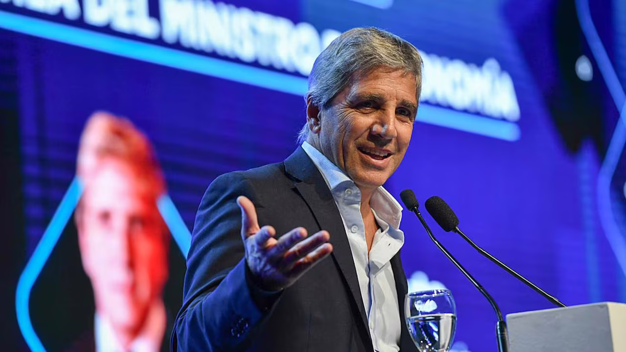 Toto Caputo descartó emitir bonos en Wall Street para pagar los vencimientos de enero