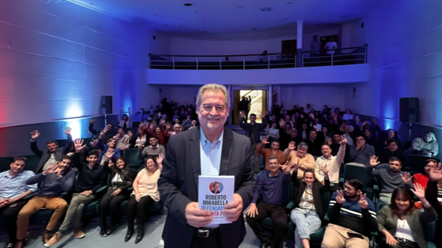 Al diputado Roberto Mirabella se le vence el mandato y apuesta a renovarlo.